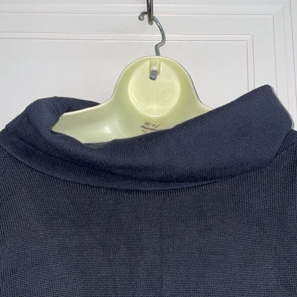 Vtg 80s Gepetto black cotton cowl neck sweater with gold embroidered griffins - Picture 7 of 8